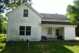 912 Beech St, North Judson, IN 46366 - Photo 1