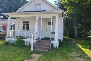 610 Bond St, La Porte, IN 46350 - Photo 1