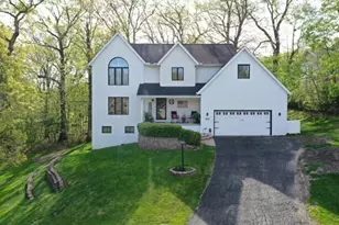 131 Warrick Cir, Valparaiso, IN 46385 - Photo 1