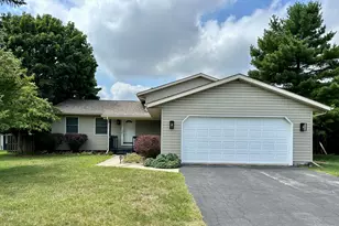 562 Glenwood Dr, Valparaiso, IN 46385 - Photo 1