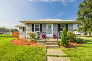 407 Roseberry St, Hebron, IN 46341 - Photo 1