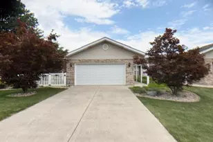 5828 Iris Ln, Schererville, IN 46375 - Photo 1