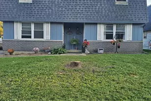 501 W Farragut St, Crown Point, IN 46307 - Photo 1