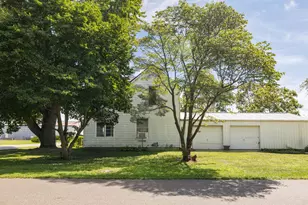 106 N 5th St, Kentland, IN 47951 - Photo 1