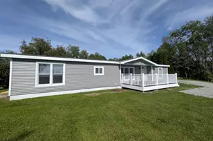 709 W Wilson St, Hebron, IN 46341 - Photo 1