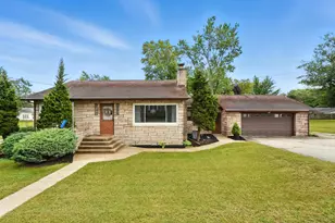 401 10th St SW, Demotte, IN 46310 - Photo 1