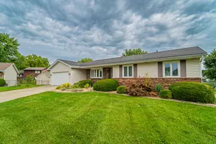 1424 W 94th Pl, Crown Point, IN 46307 - Photo 1