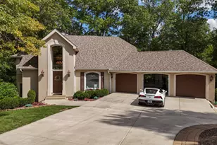 1003 Woodcrest Ct, Valparaiso, IN 46383 - Photo 1