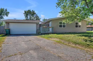 532 Sassafrass Ct, Valparaiso, IN 46385 - Photo 1