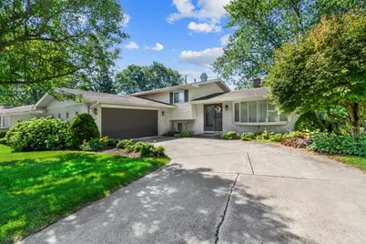 321 E Elizabeth Drive, Crown Point, IN 46307 - Photo 1