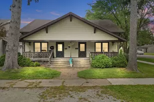 123 S 11th St, Chesterton, IN 46304 - Photo 1