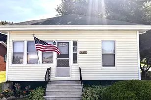 714 W 10th St, La Porte, IN 46350 - Photo 1