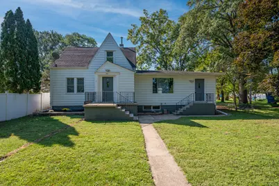 521 E 28th Avenue, Lake Station, IN 46405 - Photo 1