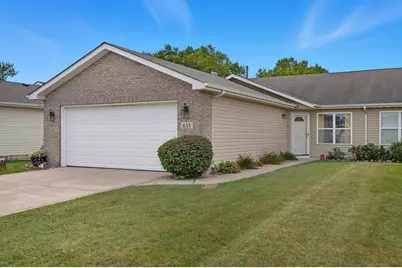 633 W 77th Avenue, Merrillville, IN 46410 - Photo 1