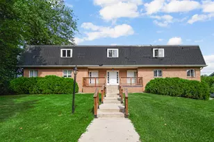 608 E Glendale Blvd, Valparaiso, IN 46383 - Photo 1