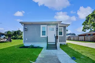 1152 E Roosevelt St, Hammond, IN 46320 - Photo 1