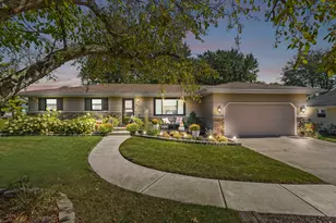 922 Maxwell Ct, Crown Point, IN 46307 - Photo 1