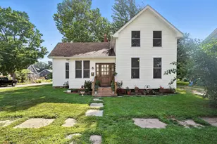 701 Ridge St, La Porte, IN 46350 - Photo 1