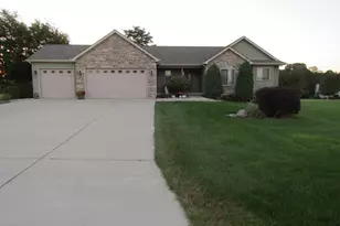 880 Whitestone Dr, Valparaiso, IN 46383 - Photo 1