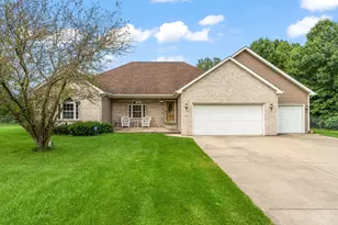 748 N 200 W, Valparaiso, IN 46385 - Photo 1