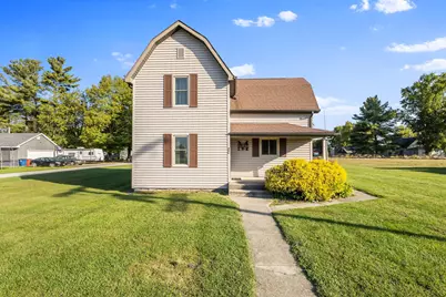 201 E Oneida Street, LaCrosse, IN 46348 - Photo 1