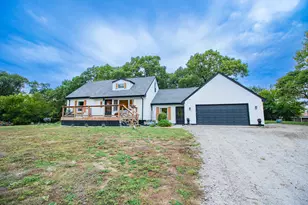 524 E Penn St, Wheatfield, IN 46392 - Photo 1