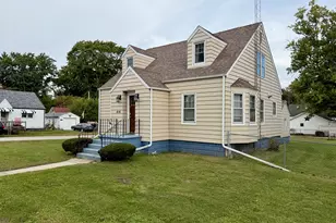 616 Laurel St, North Judson, IN 46366 - Photo 1