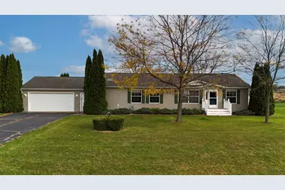 559 W Corbly Road, Hebron, IN 46341 - Photo 1