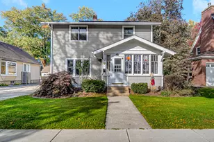 916 E Home Ave, Hobart, IN 46342 - Photo 1