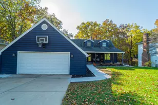 490 Ashford Ln, Valparaiso, IN 46385 - Photo 1