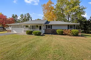 602 Forsythia St SE, Demotte, IN 46310 - Photo 1