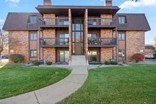 929 W Glen Park Ave, Griffith, IN 46319 - Photo 1