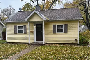 204 Chesterton Blvd, Chesterton, IN 46304 - Photo 1