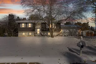 3705 Colonial Dr, Valparaiso, IN 46383 - Photo 1