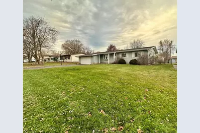 421 Sandalwood Drive, Valparaiso, IN 46385 - Photo 1