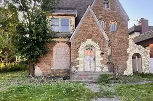 552 McKinley St, Gary, IN 46404 - Photo 1