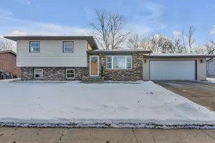 6395 Valleyview Ave, Portage, IN 46368 - Photo 1