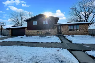 940 Old Beach Rd, Dyer, IN 46311 - Photo 1