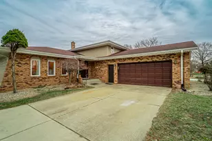 9439 Walnut Dr, Munster, IN 46321 - Photo 1