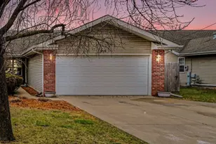 916 N Colfax St, Griffith, IN 46319 - Photo 1