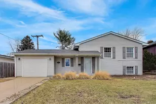 816 E 39th Ln, Griffith, IN 46319 - Photo 1