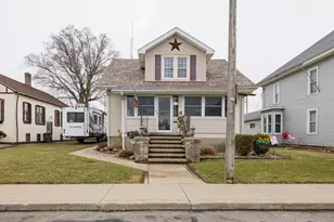 313 E Graham St, Kentland, IN 47951 - Photo 1