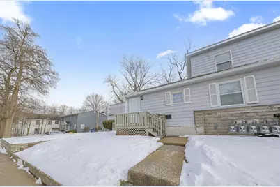 361 Locust Street #4, Valparaiso, IN 46383 - Photo 1