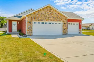 179 S Meadow Ln, Wheatfield, IN 46392 - Photo 1