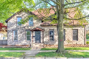 1112 Jefferson Ave, La Porte, IN 46350 - Photo 1