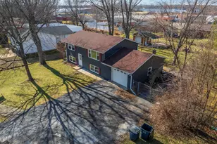 215 Crestwood Dr, Michigan City, IN 46360 - Photo 1