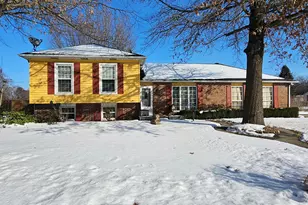 1541 Fox Point Dr, Chesterton, IN 46304 - Photo 1