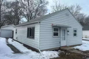 722 N Carroll Ave, Michigan City, IN 46360 - Photo 1