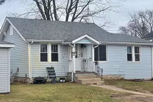 31 N Graham St, Wheatfield, IN 46392 - Photo 1