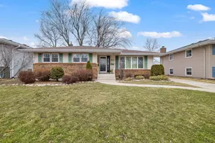507 Hickory Ln, Munster, IN 46321 - Photo 1